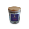 Inner Power - Crystal Colour Candle. De basis van deze kaars is 100% Ecologische koolzaadwas, doordrenkt met een synergie van pure essentiële oliën en kristalenergie van Granaat Breng een warme sfeer, een zalige geur & zuivere trillingen van Granaat in je ruimte Verpakt in een gouden koker met een kaartje met uitleg over de kaars en de kristallen, inclusief kaarsritueel.