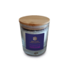 Crystal Colour Candle WISDOM kaars met Amethist edelsteenkristallen De basis van deze kaars is 100% Ecologische koolzaadwas, doordrenkt met een synergie van pure essentiële oliën en kristalenergie van Amethist Breng een warme sfeer, een zalige geur & zuivere trillingen van Amethist in je ruimte Verpakt in een gouden koker met een kaartje met uitleg over de kaars en de kristallen, inclusief kaarsritueel.